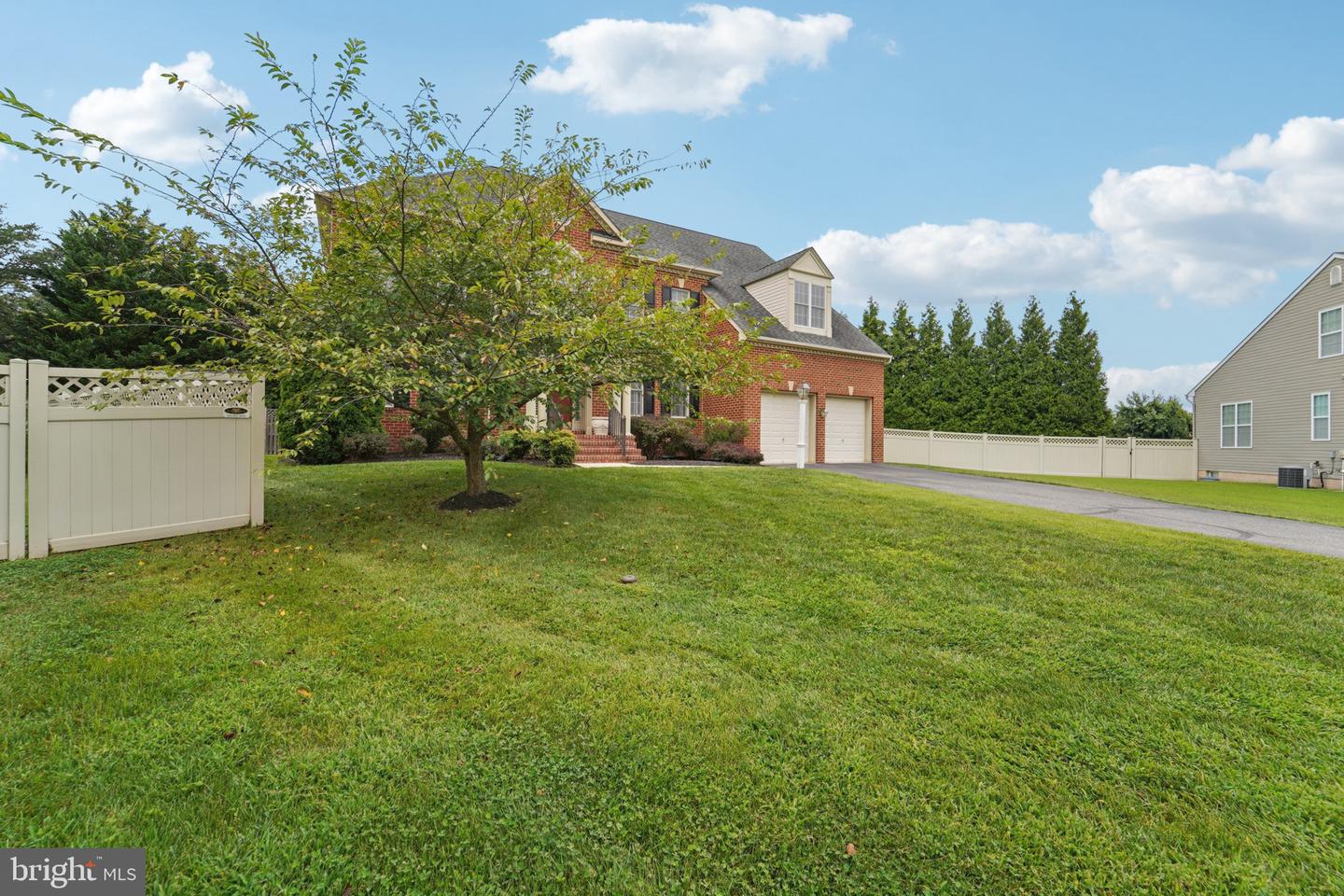 8236 Champion Ct
