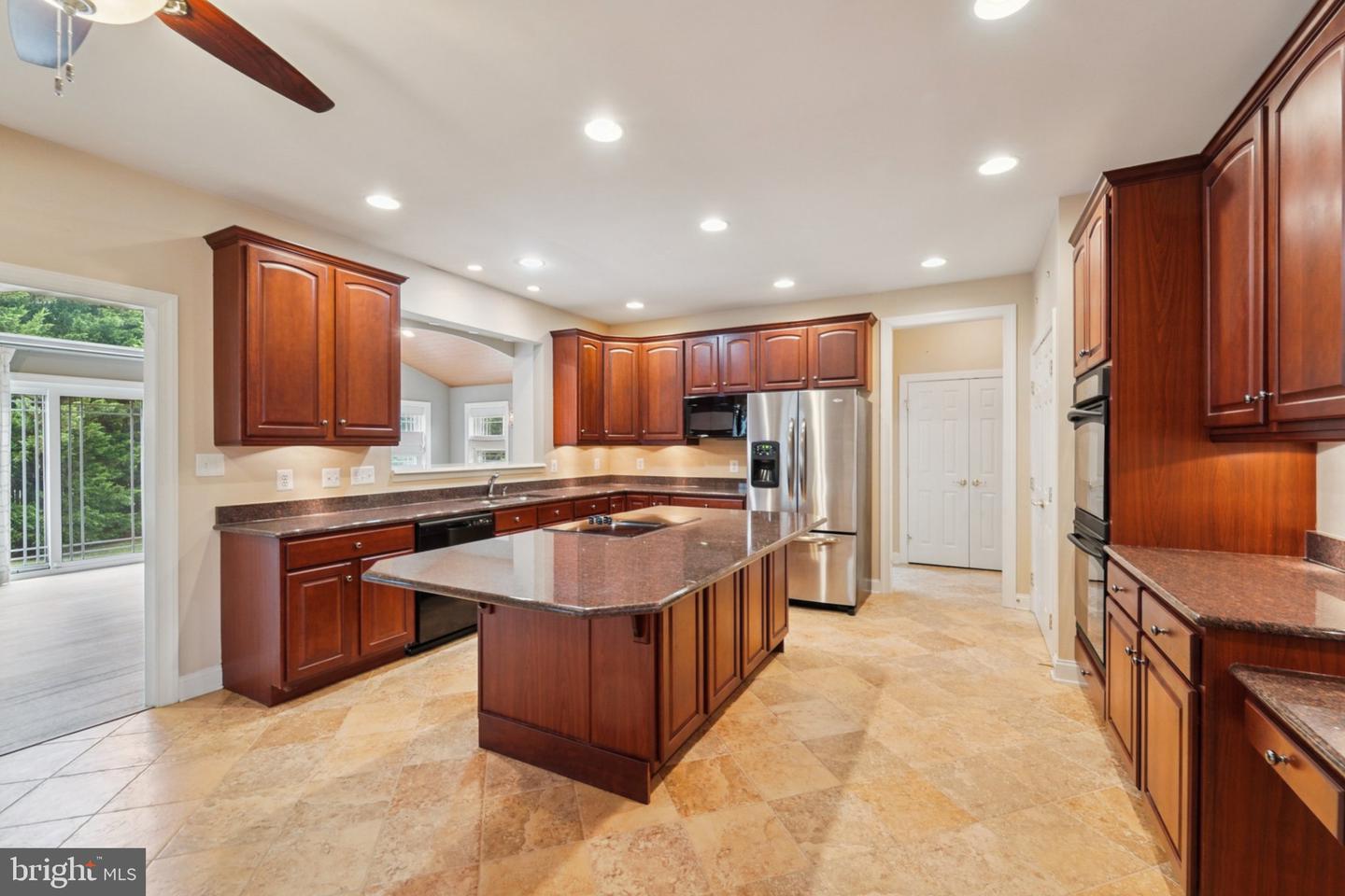 8236 Champion Ct