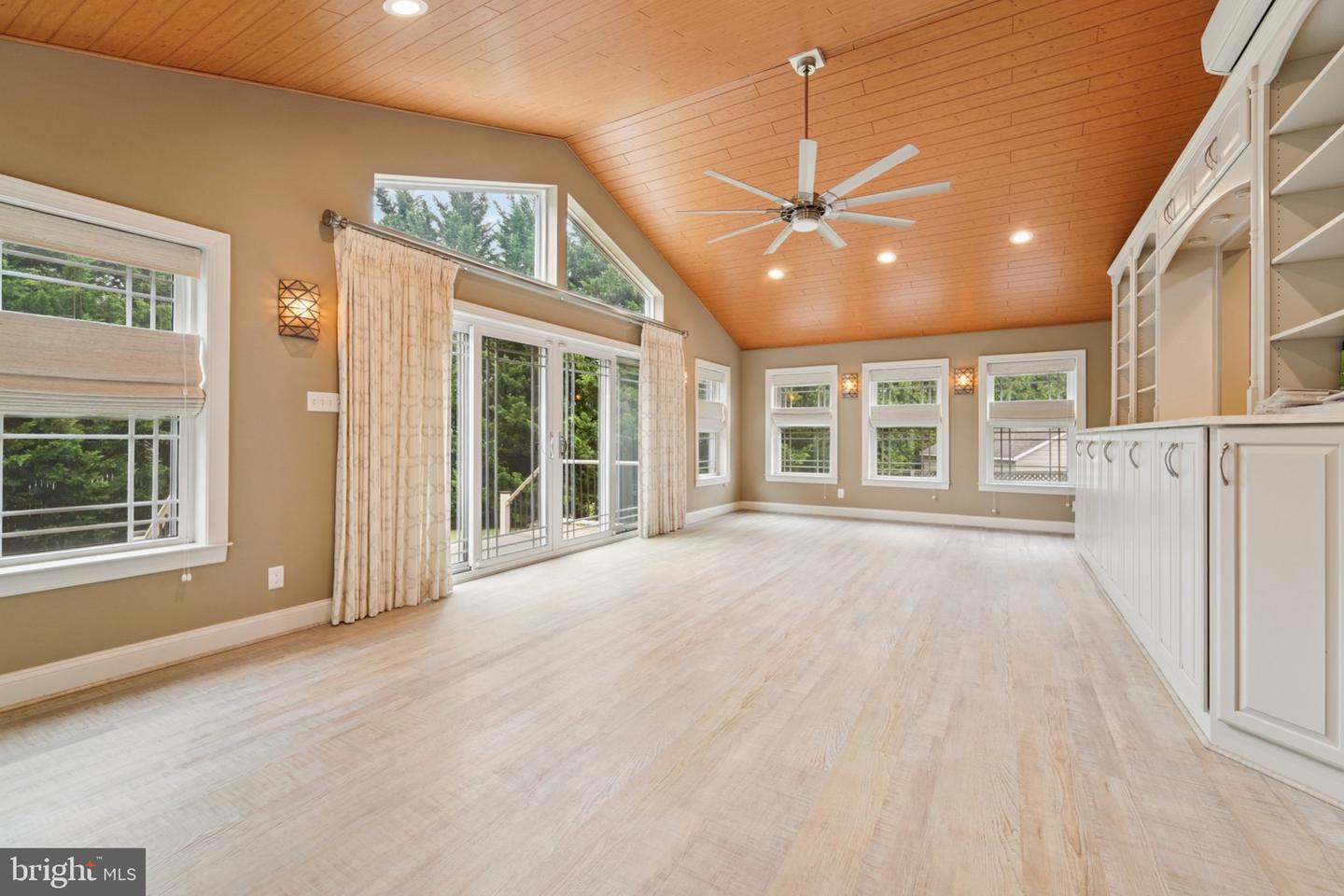 8236 Champion Ct