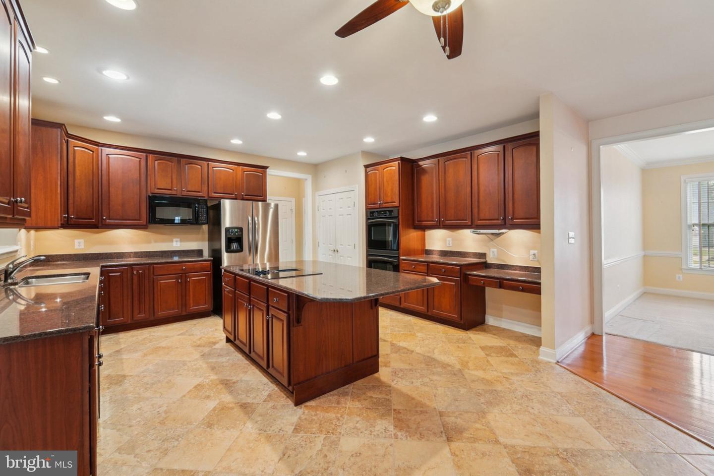 8236 Champion Ct