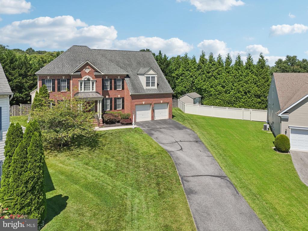 8236 Champion Ct