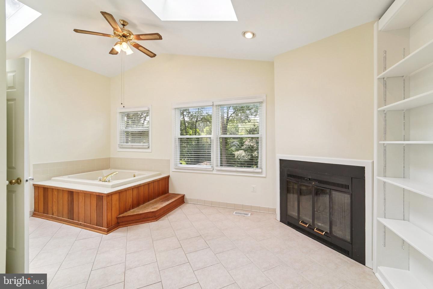 442 Fairford Ct