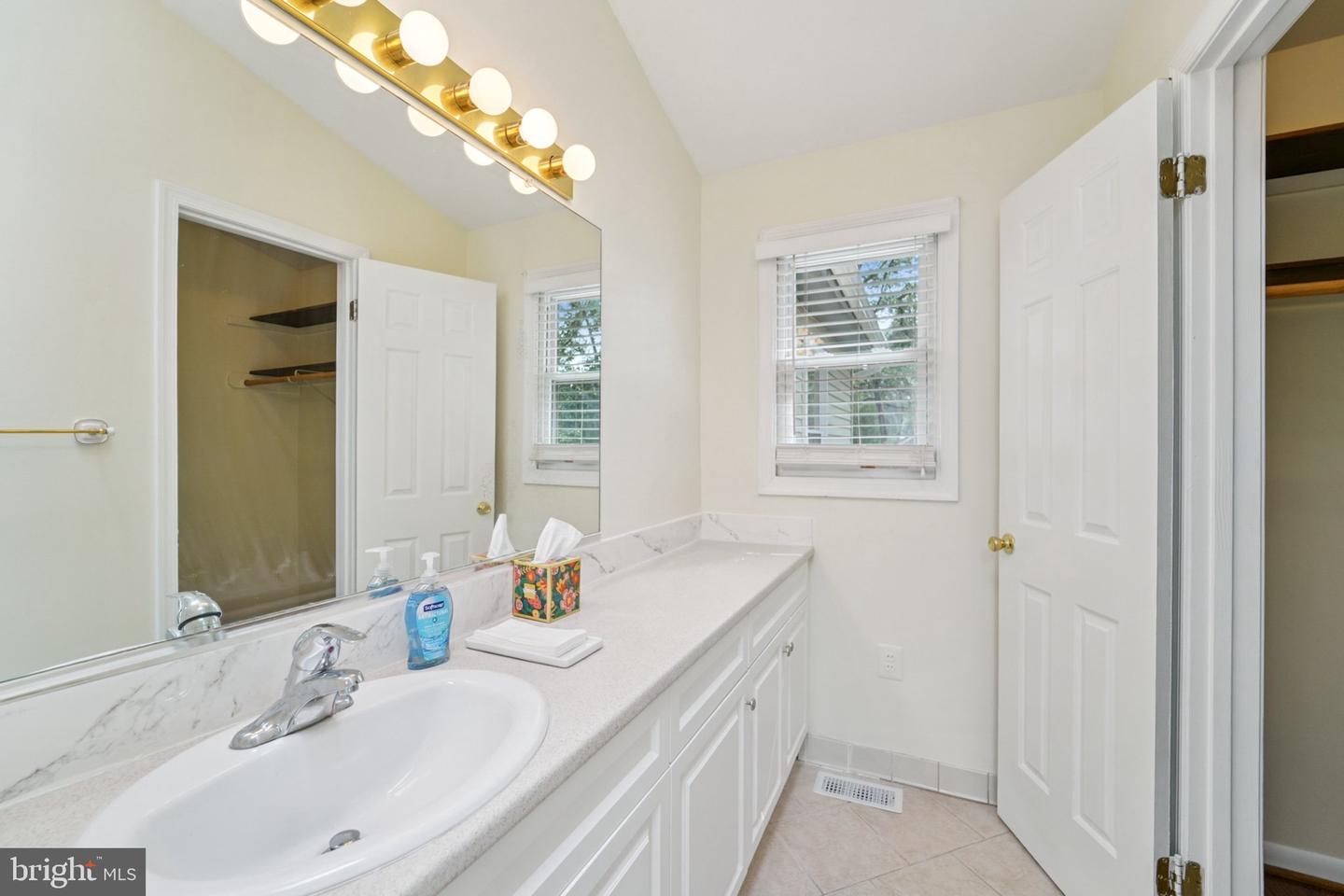 442 Fairford Ct
