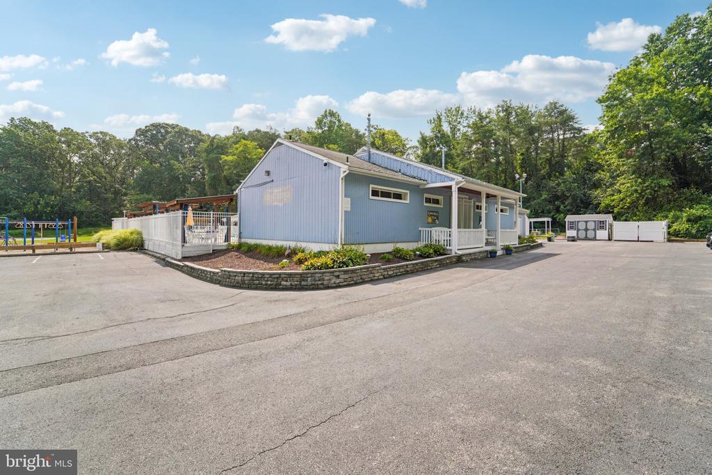442 Fairford Ct