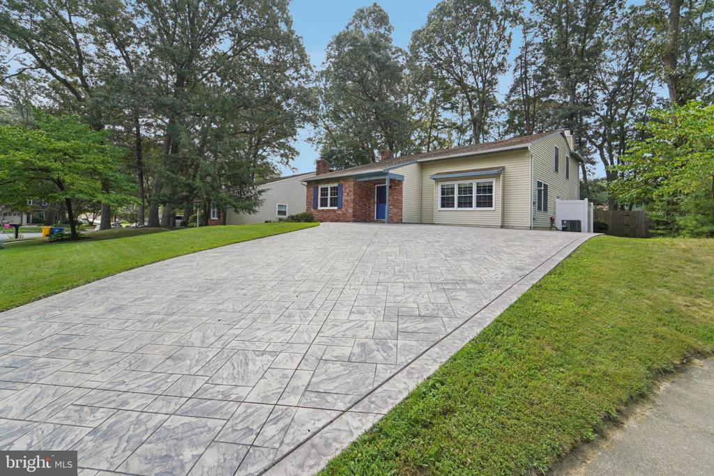 442 Fairford Ct