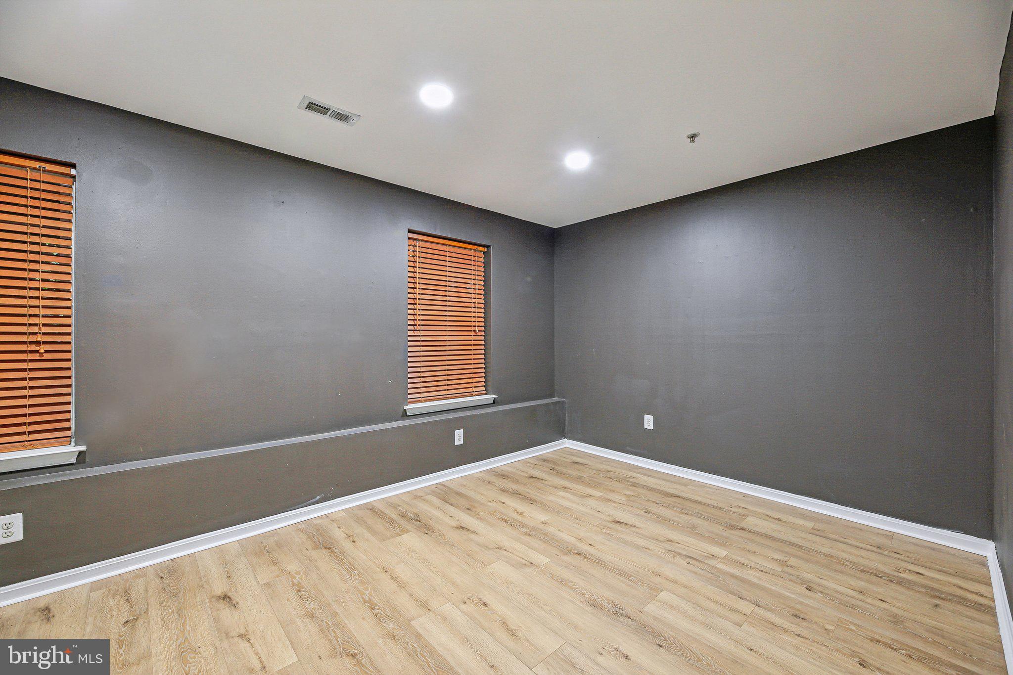 633 BAYSTONE COURT
