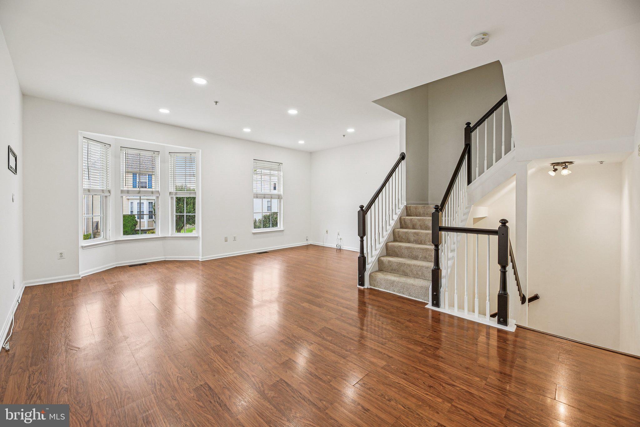 633 BAYSTONE COURT
