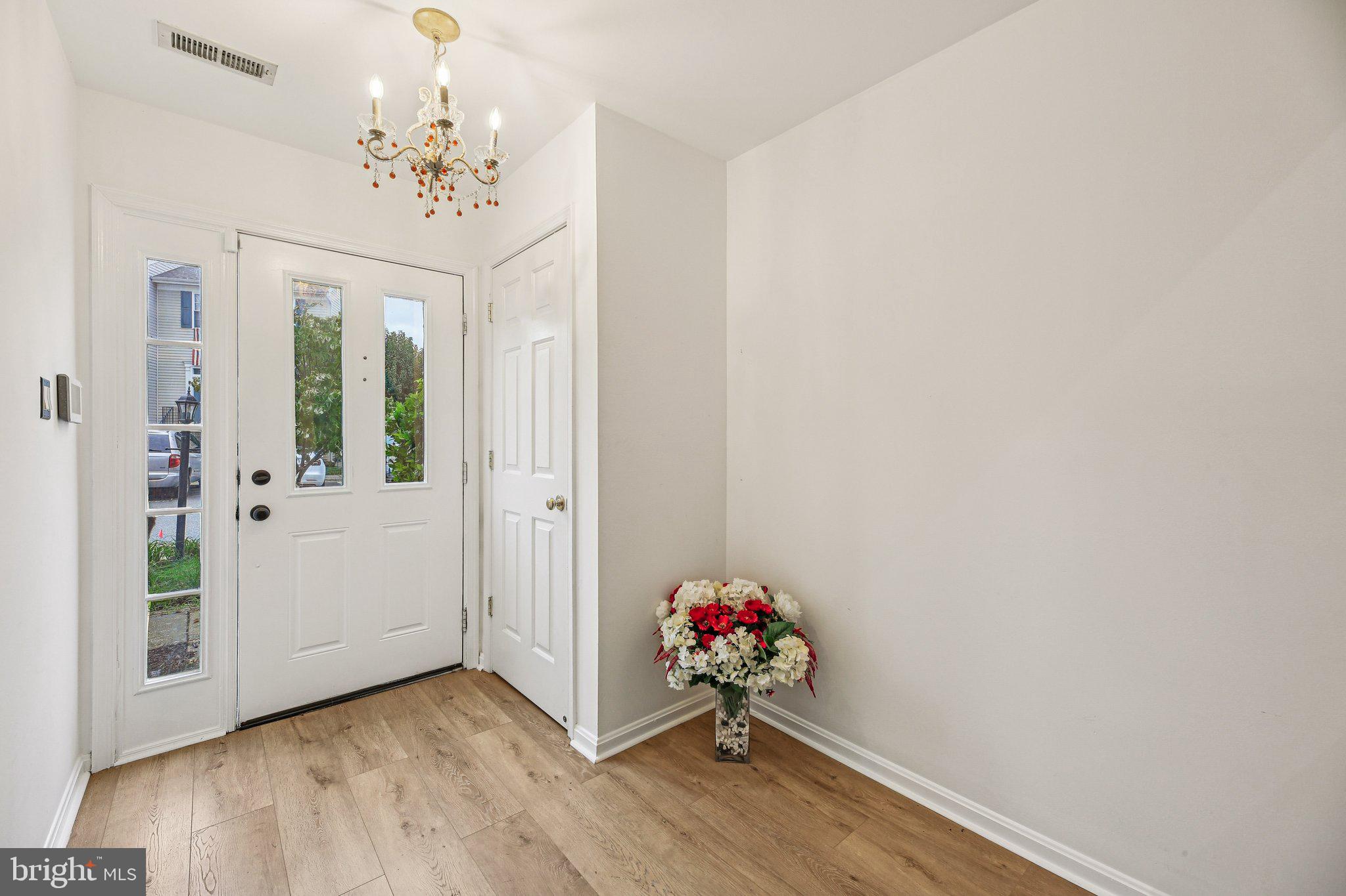 633 BAYSTONE COURT