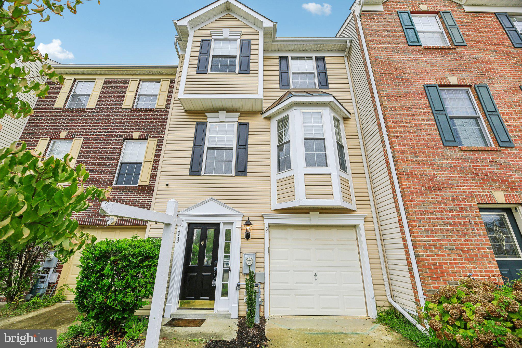633 BAYSTONE COURT