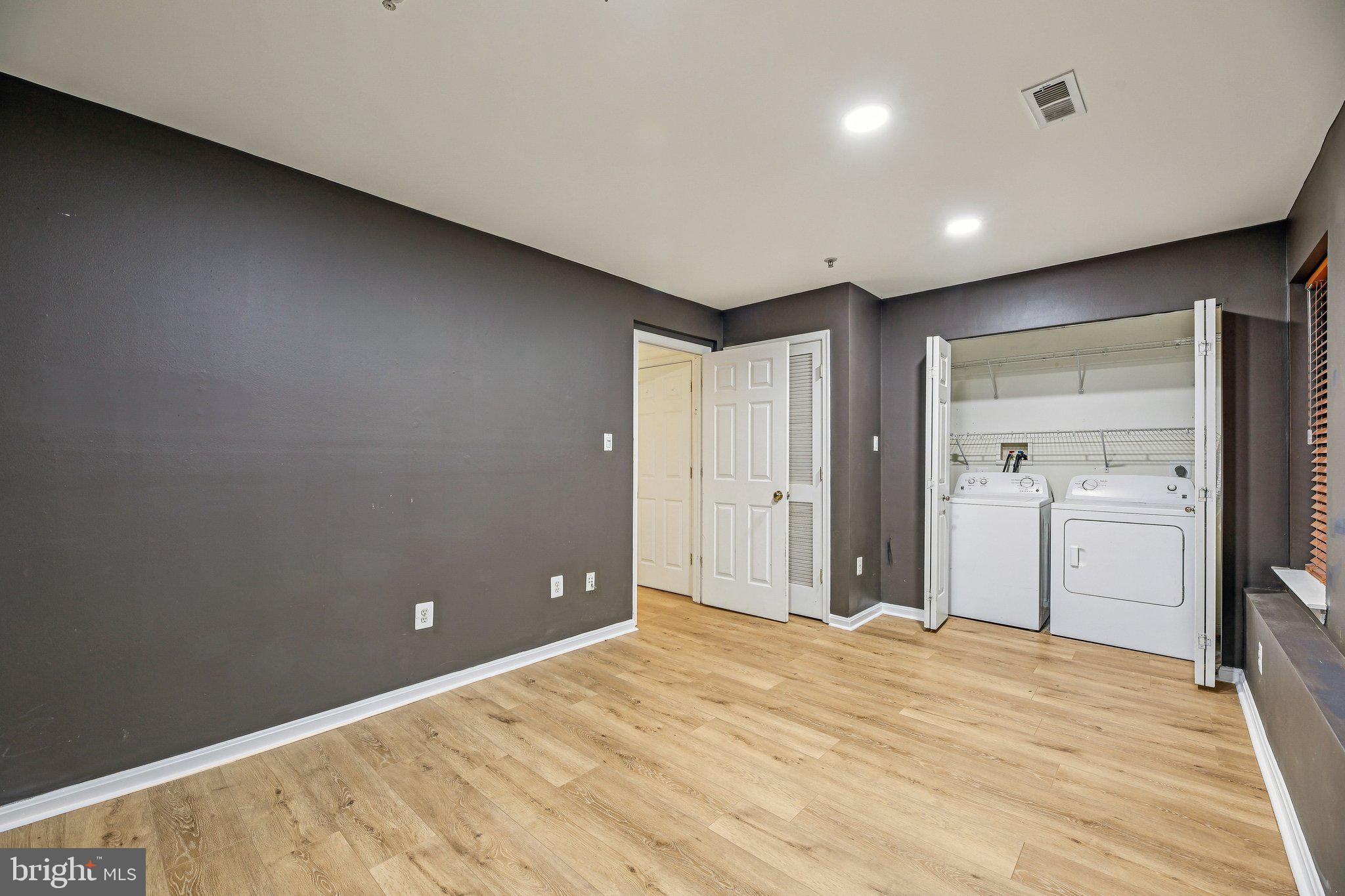 633 BAYSTONE COURT