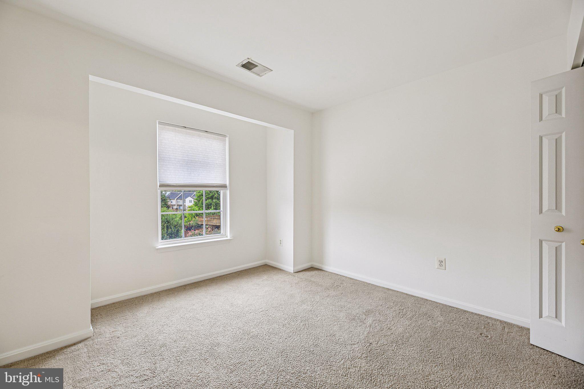 633 BAYSTONE COURT