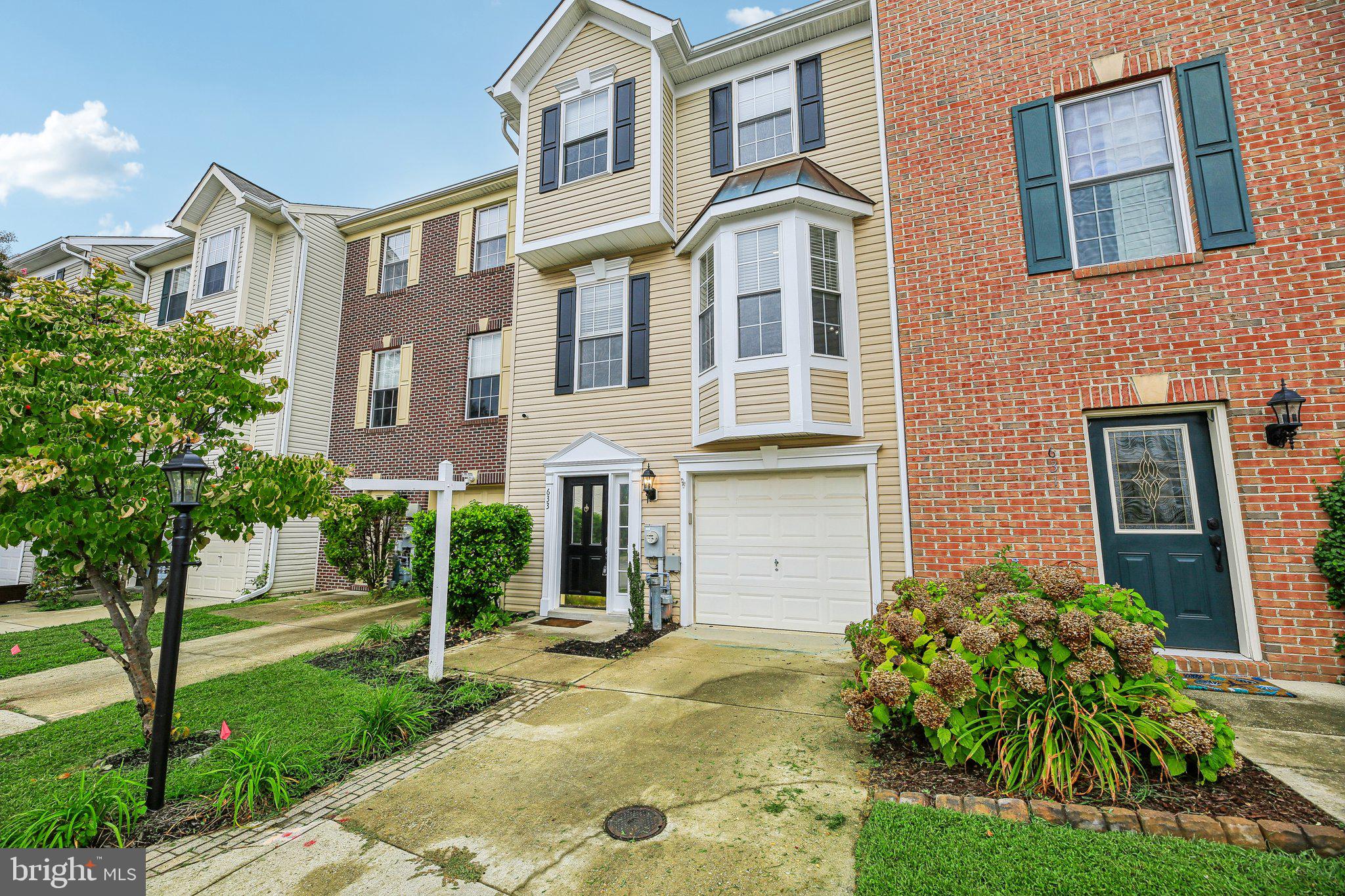 633 BAYSTONE COURT