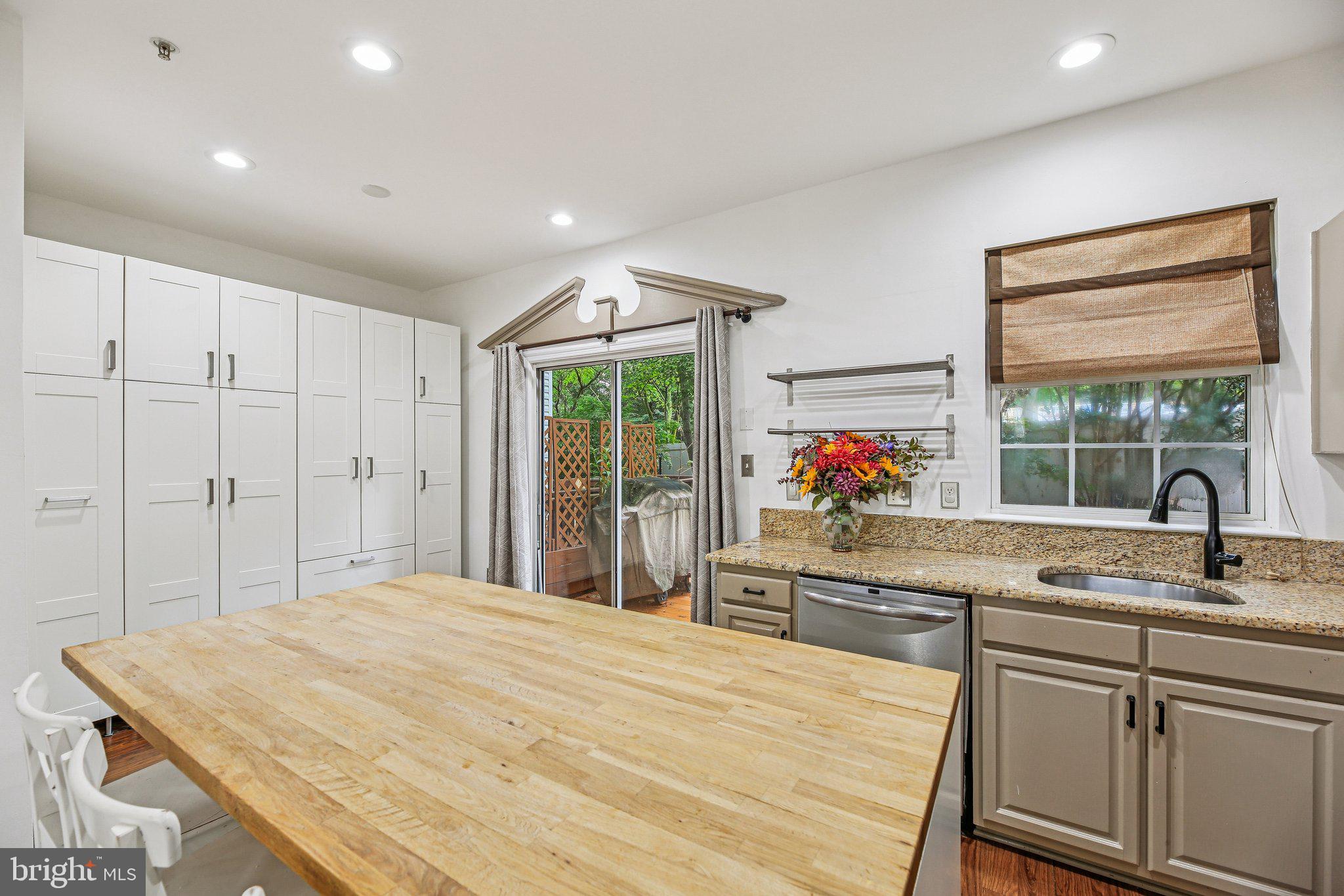 633 BAYSTONE COURT
