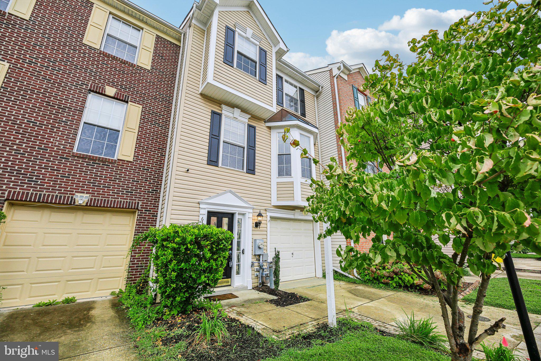 633 BAYSTONE COURT