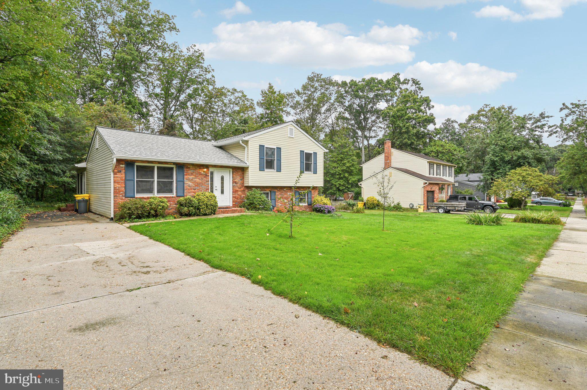 747 TREMAINE WAY