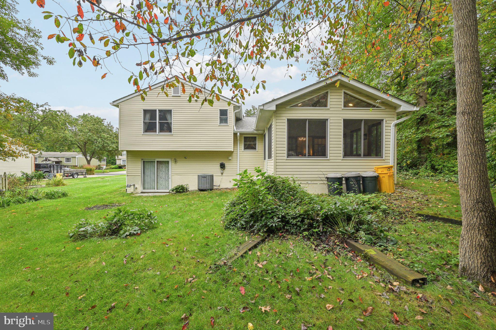 747 TREMAINE WAY