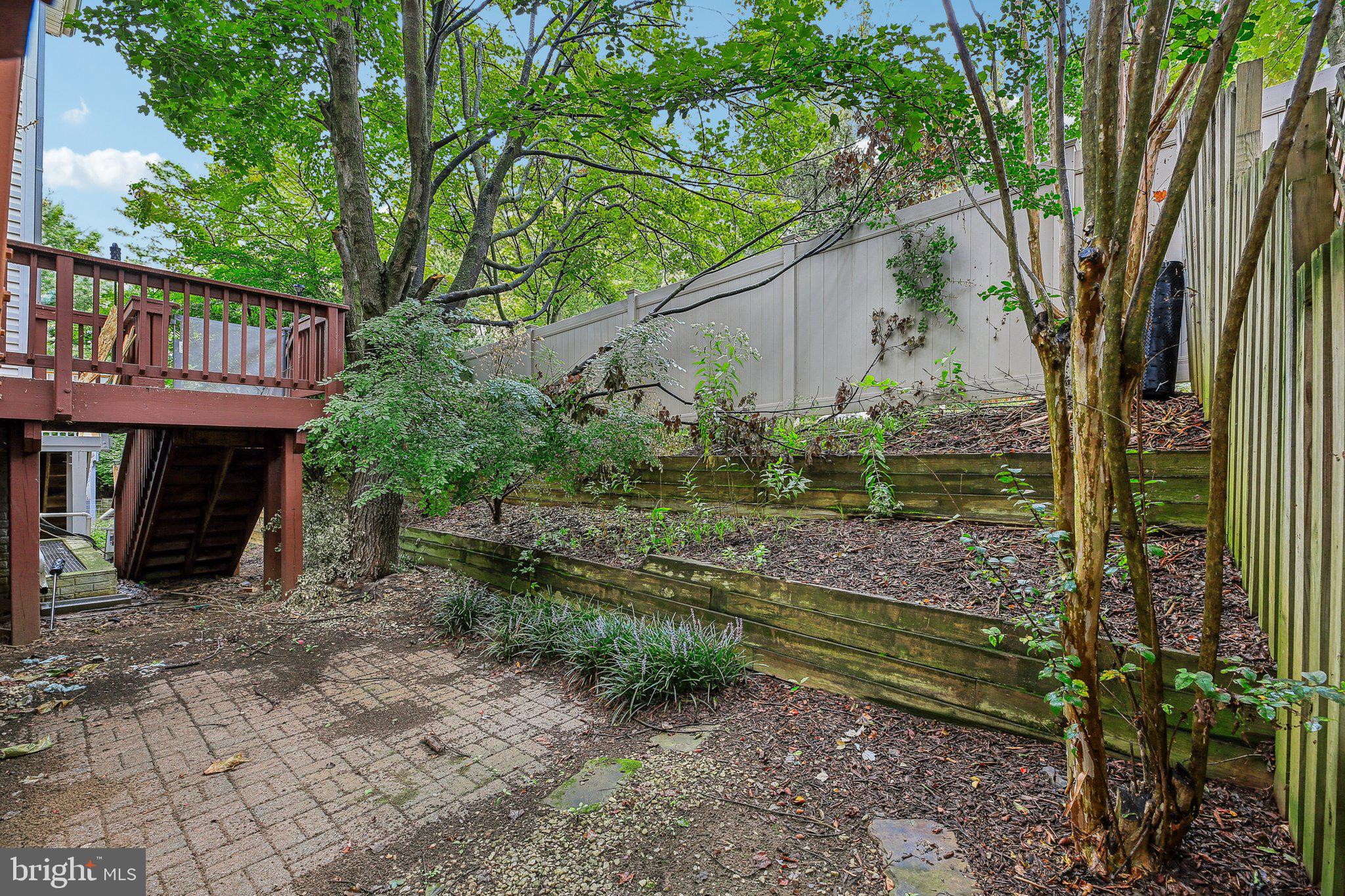633 BAYSTONE COURT