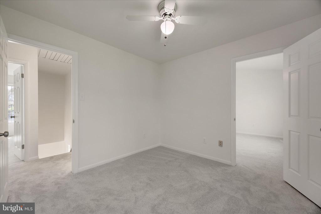 284 TOLSTOY LANE