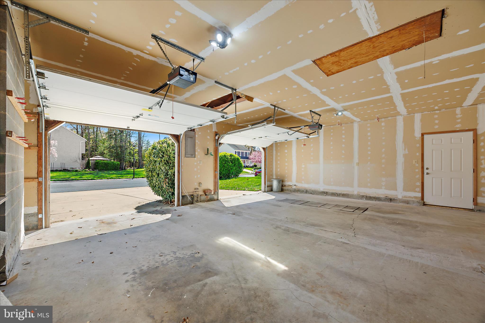 284 TOLSTOY LANE