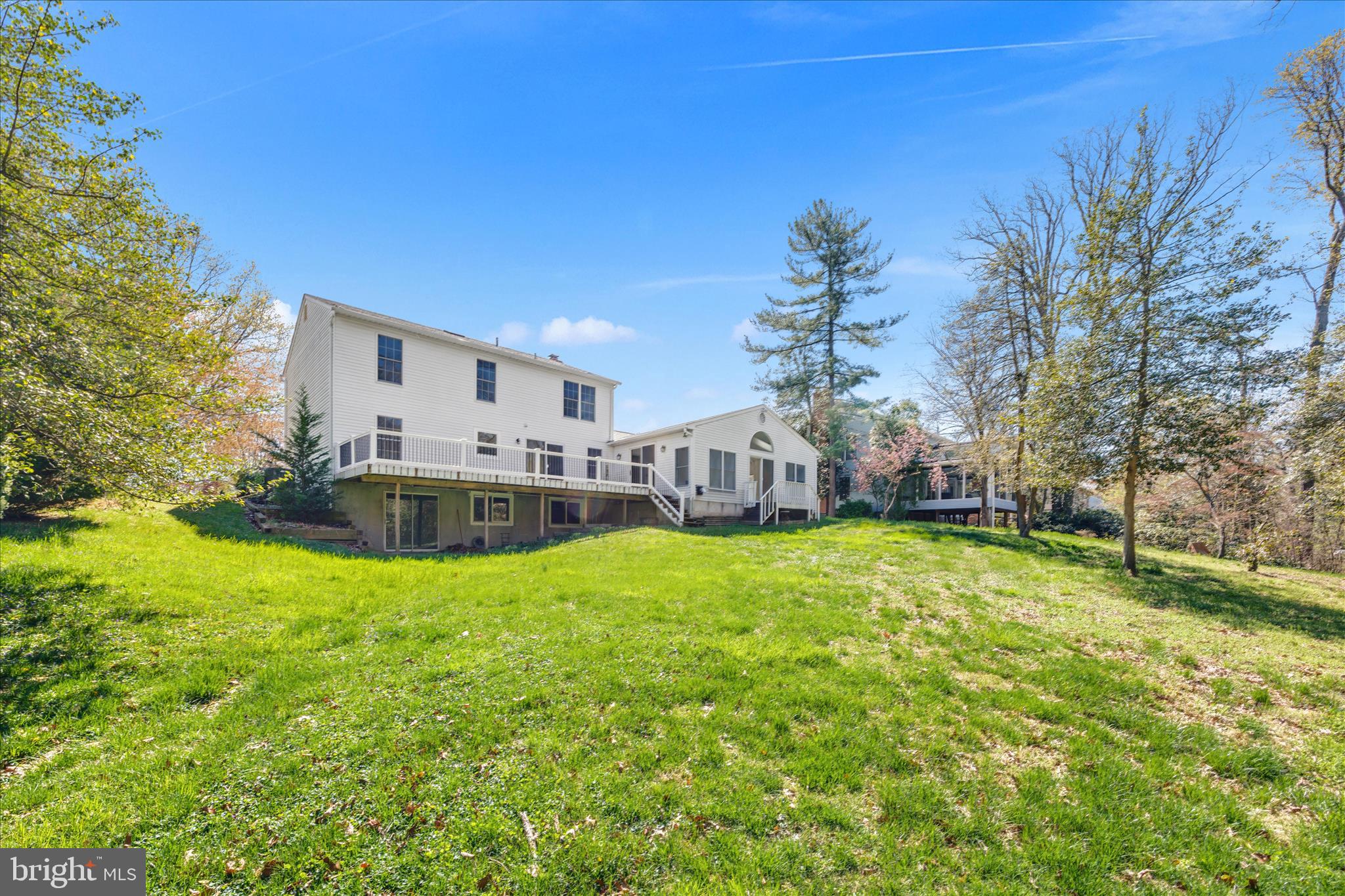 284 TOLSTOY LANE