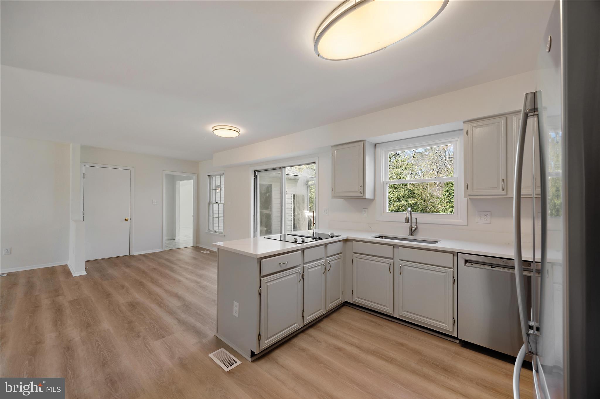 284 TOLSTOY LANE