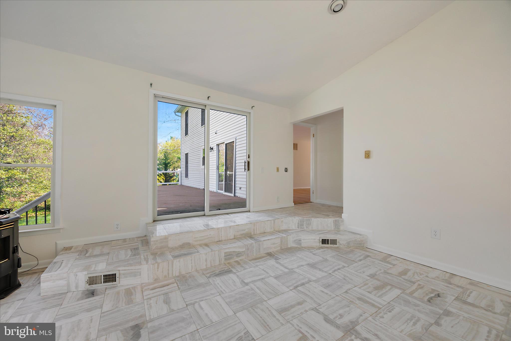 284 TOLSTOY LANE