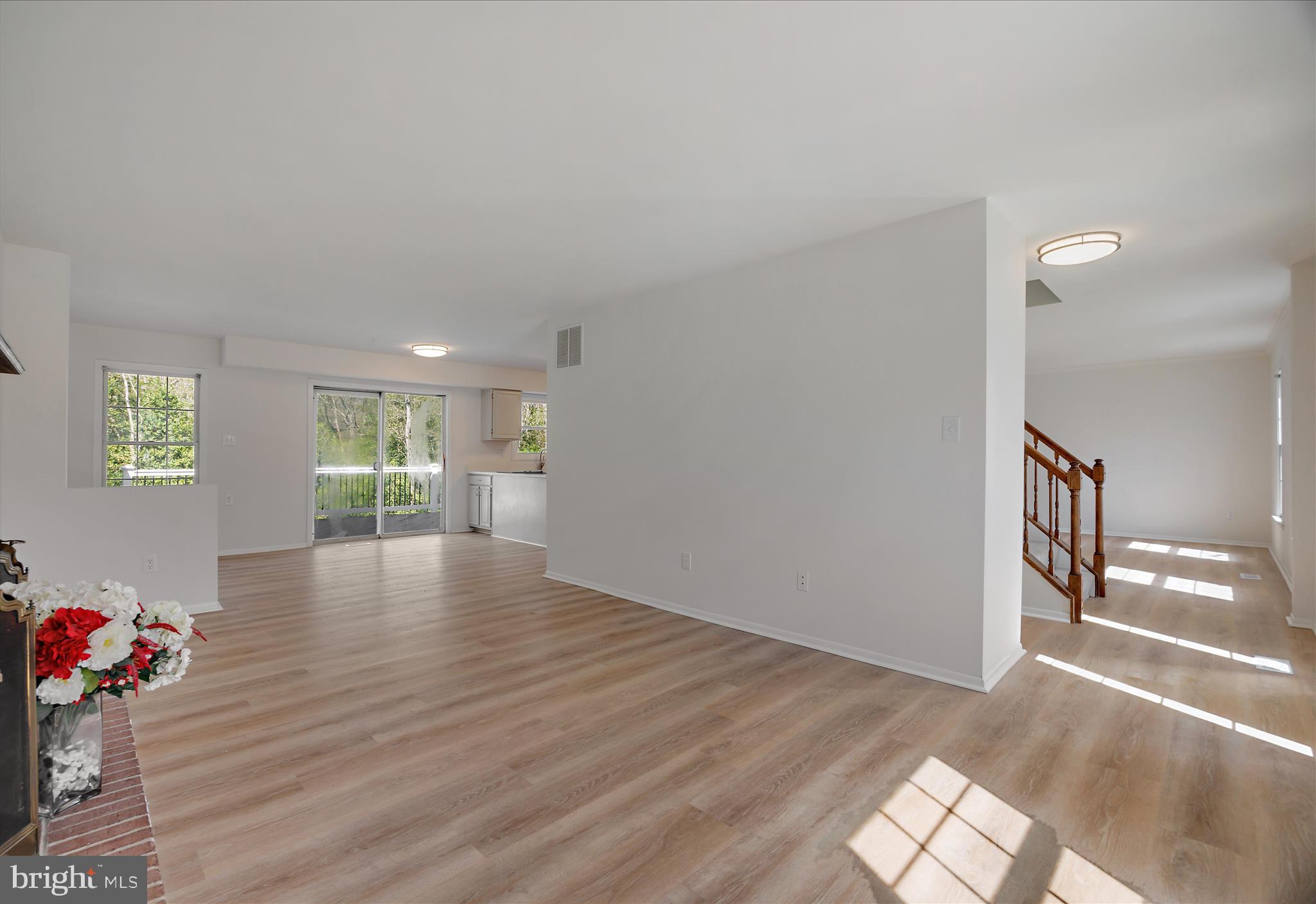 284 TOLSTOY LANE