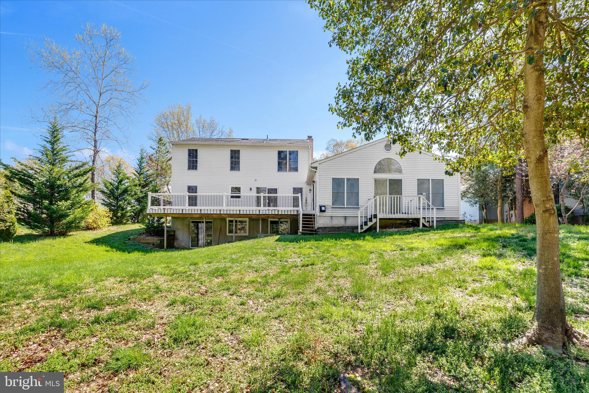 284 TOLSTOY LANE