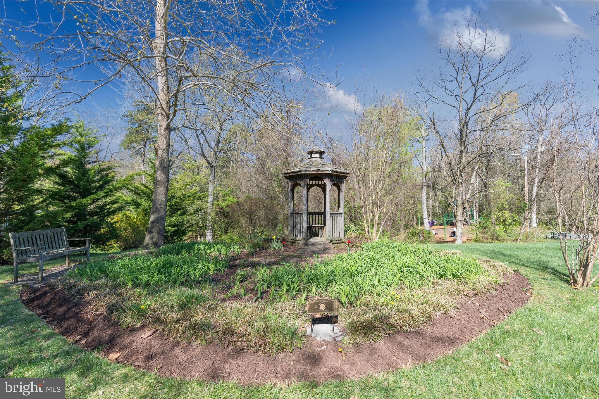 284 TOLSTOY LANE