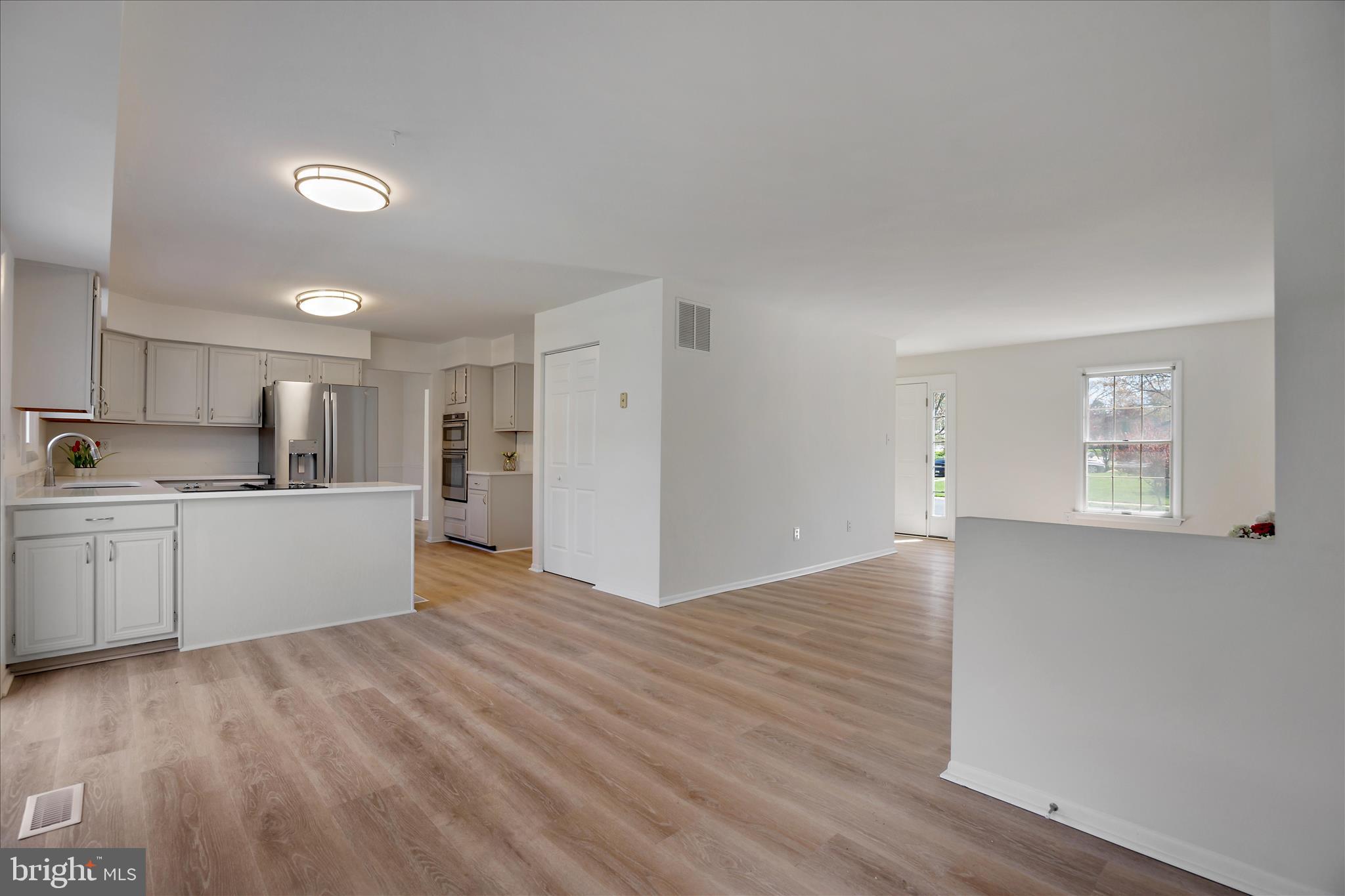 284 TOLSTOY LANE