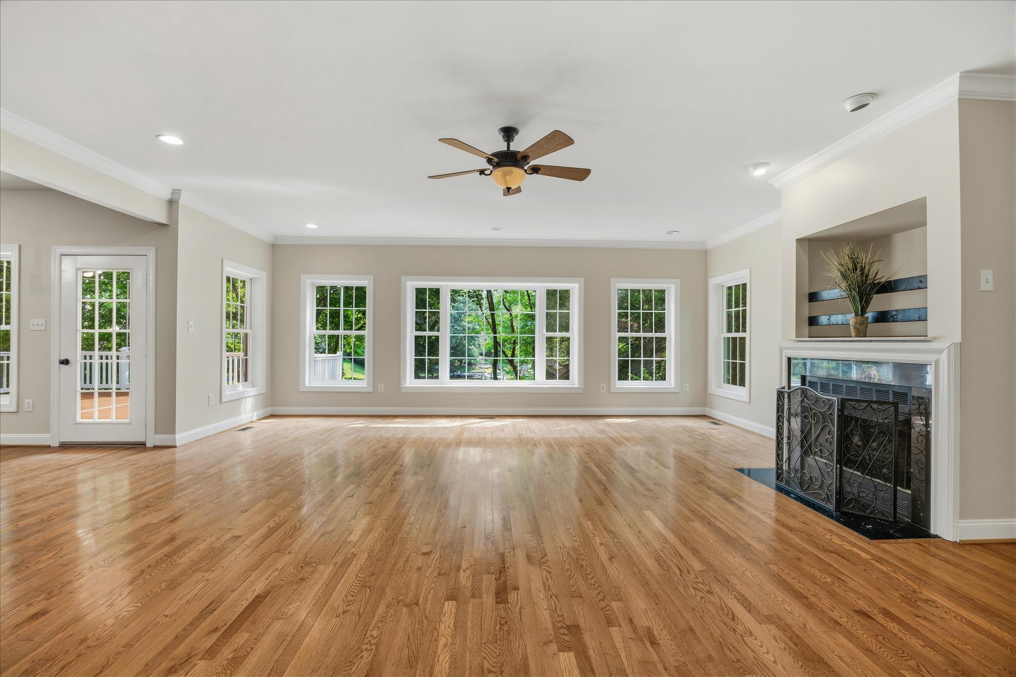 262 CAPOTE COURT E