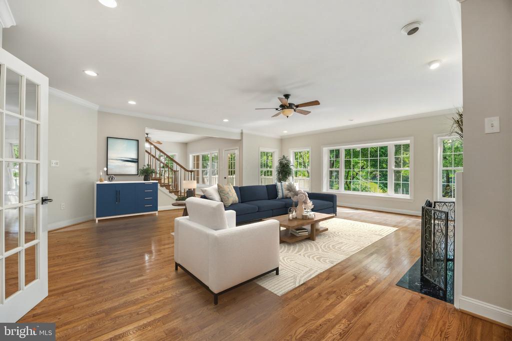 262 CAPOTE COURT E