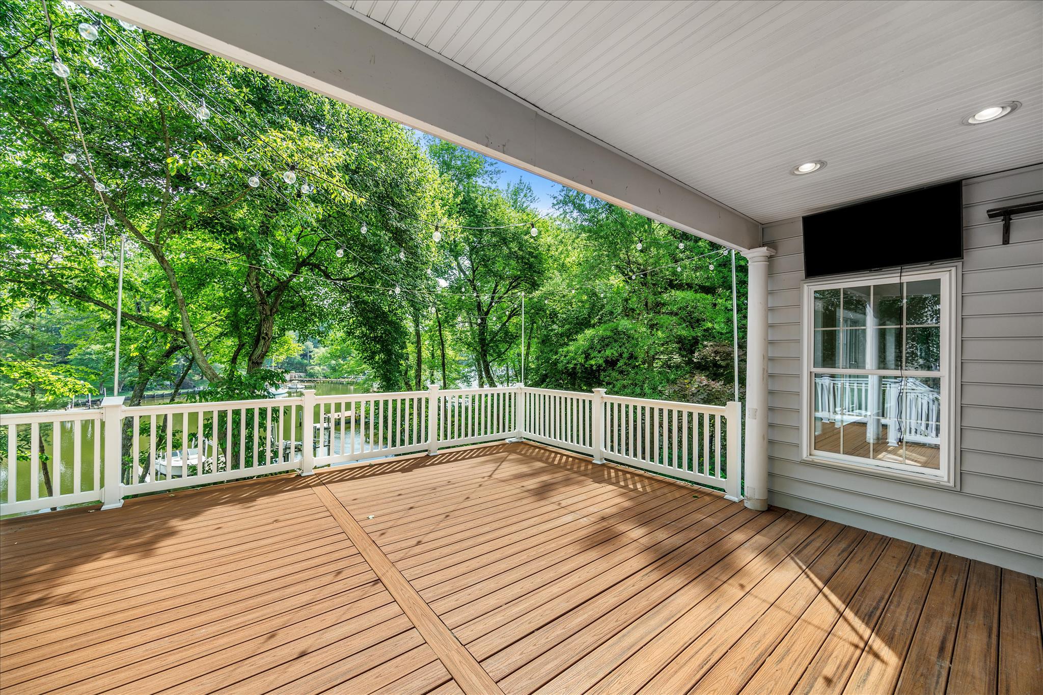 262 CAPOTE COURT E