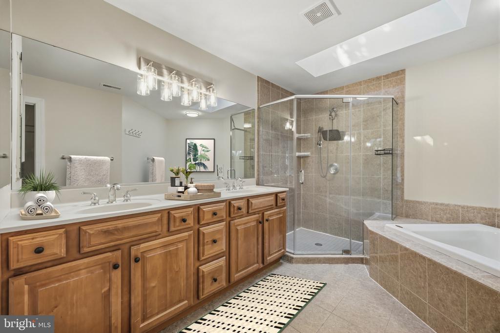 262 CAPOTE COURT E