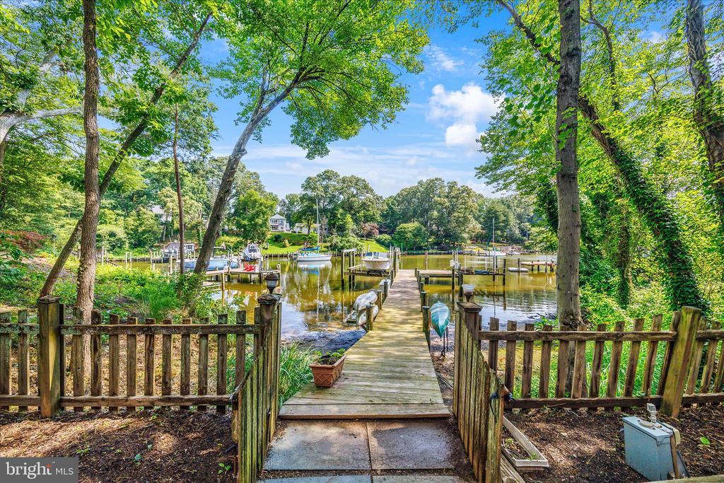 262 CAPOTE COURT E