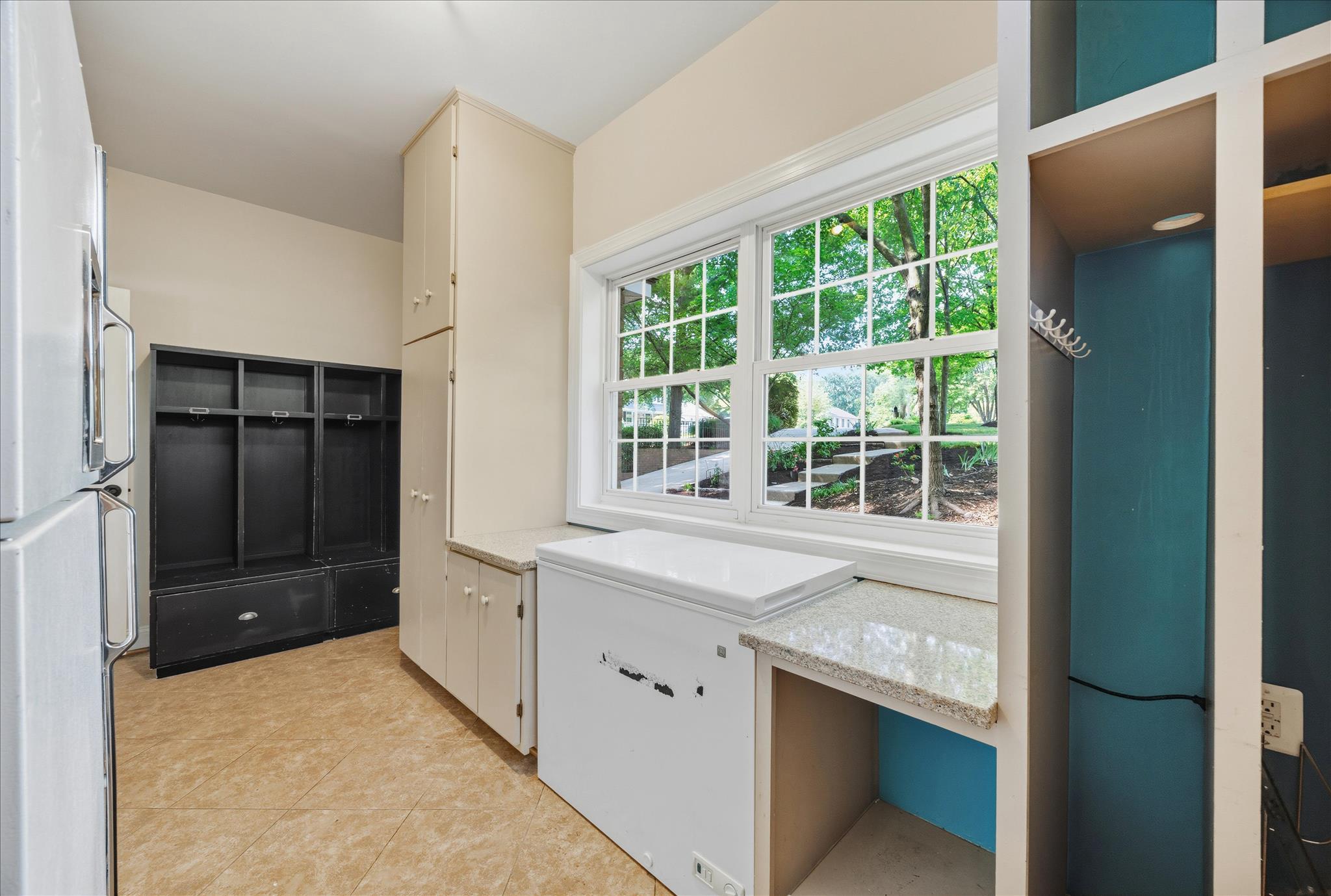 262 CAPOTE COURT E