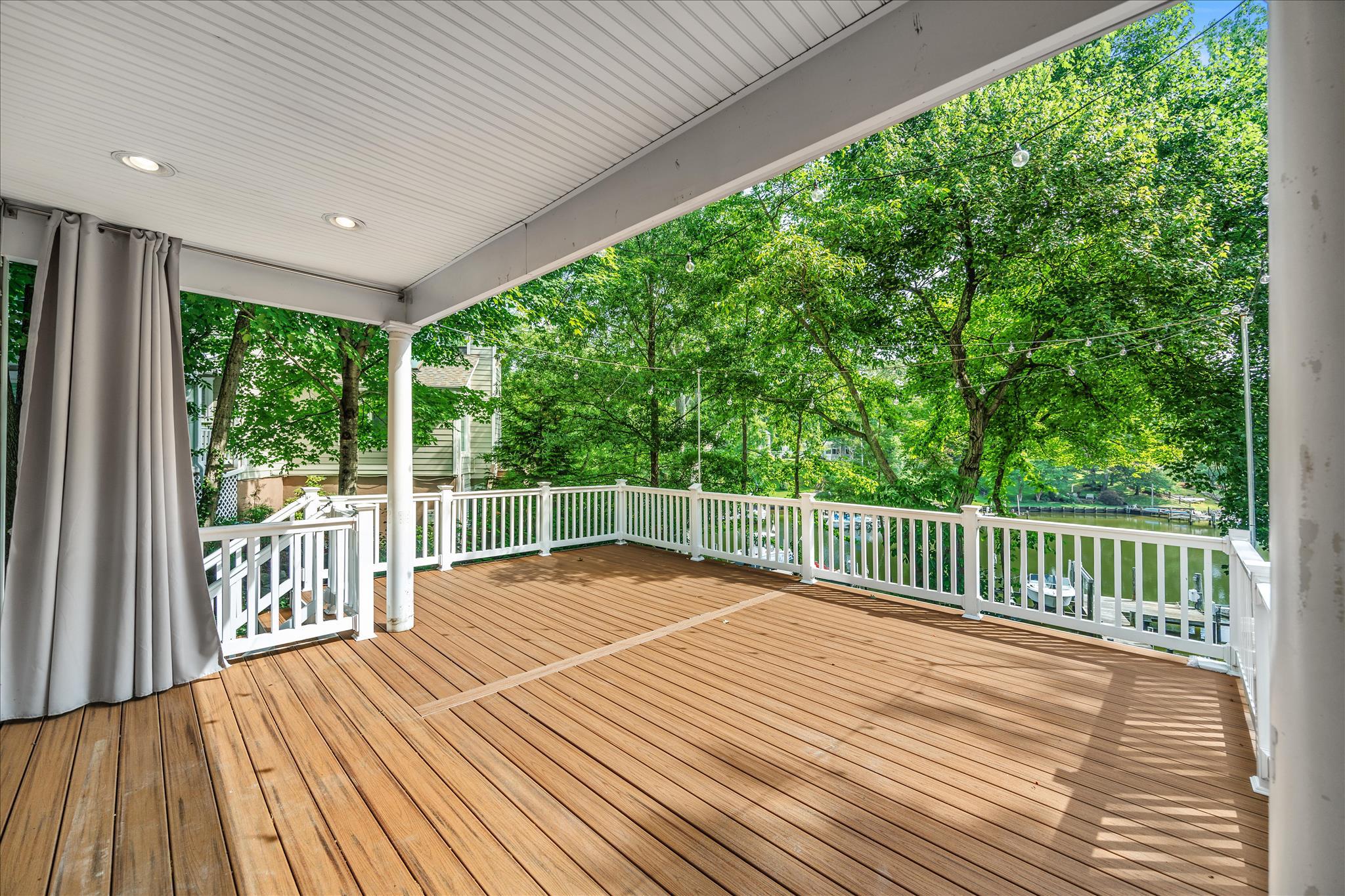 262 CAPOTE COURT E