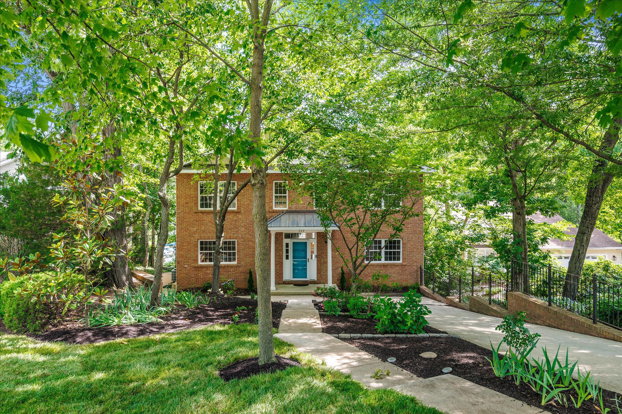 262 CAPOTE COURT E