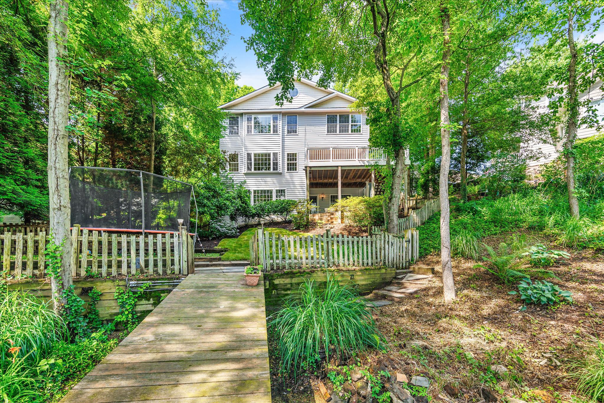 262 CAPOTE COURT E