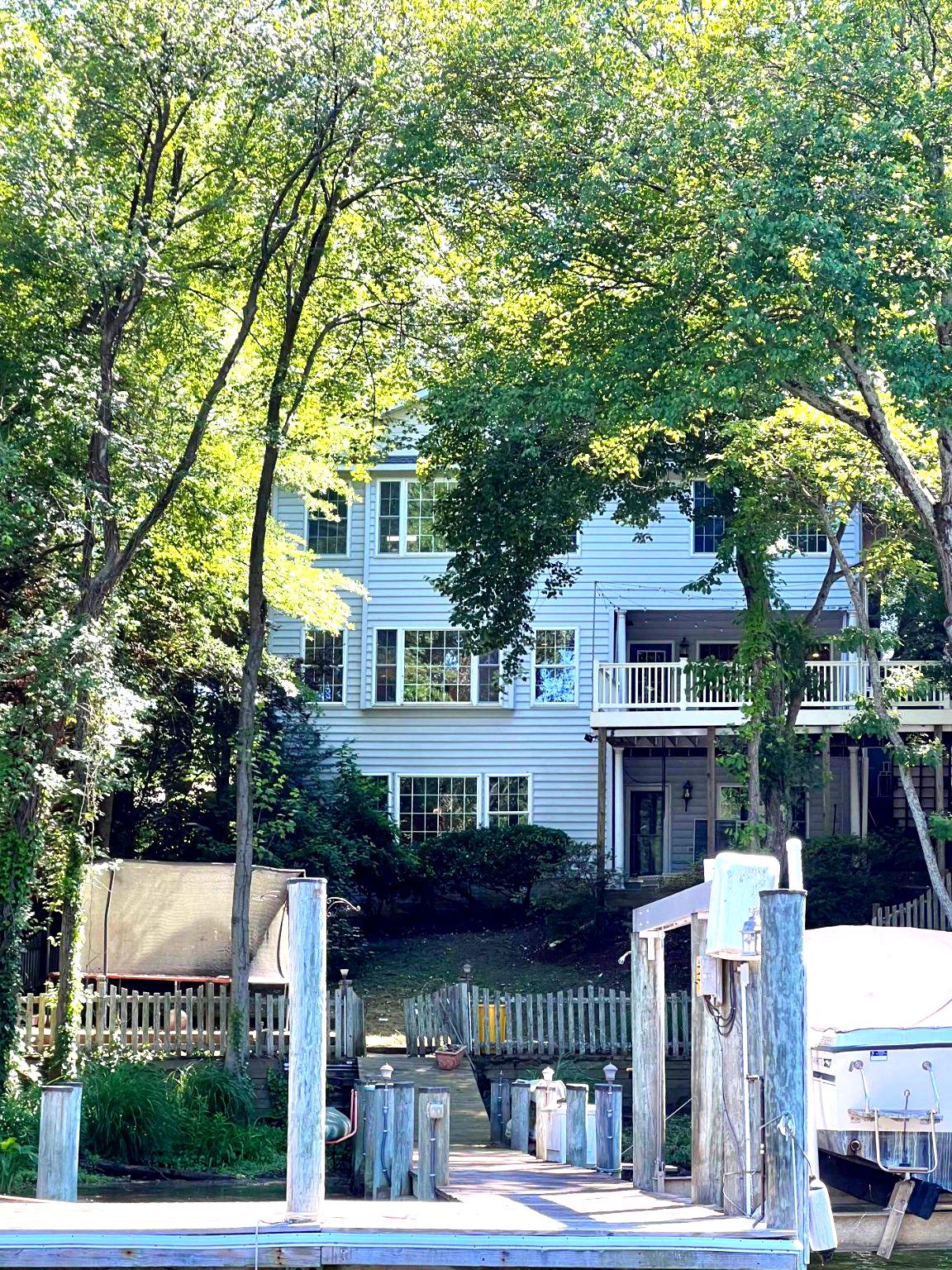 262 CAPOTE COURT E