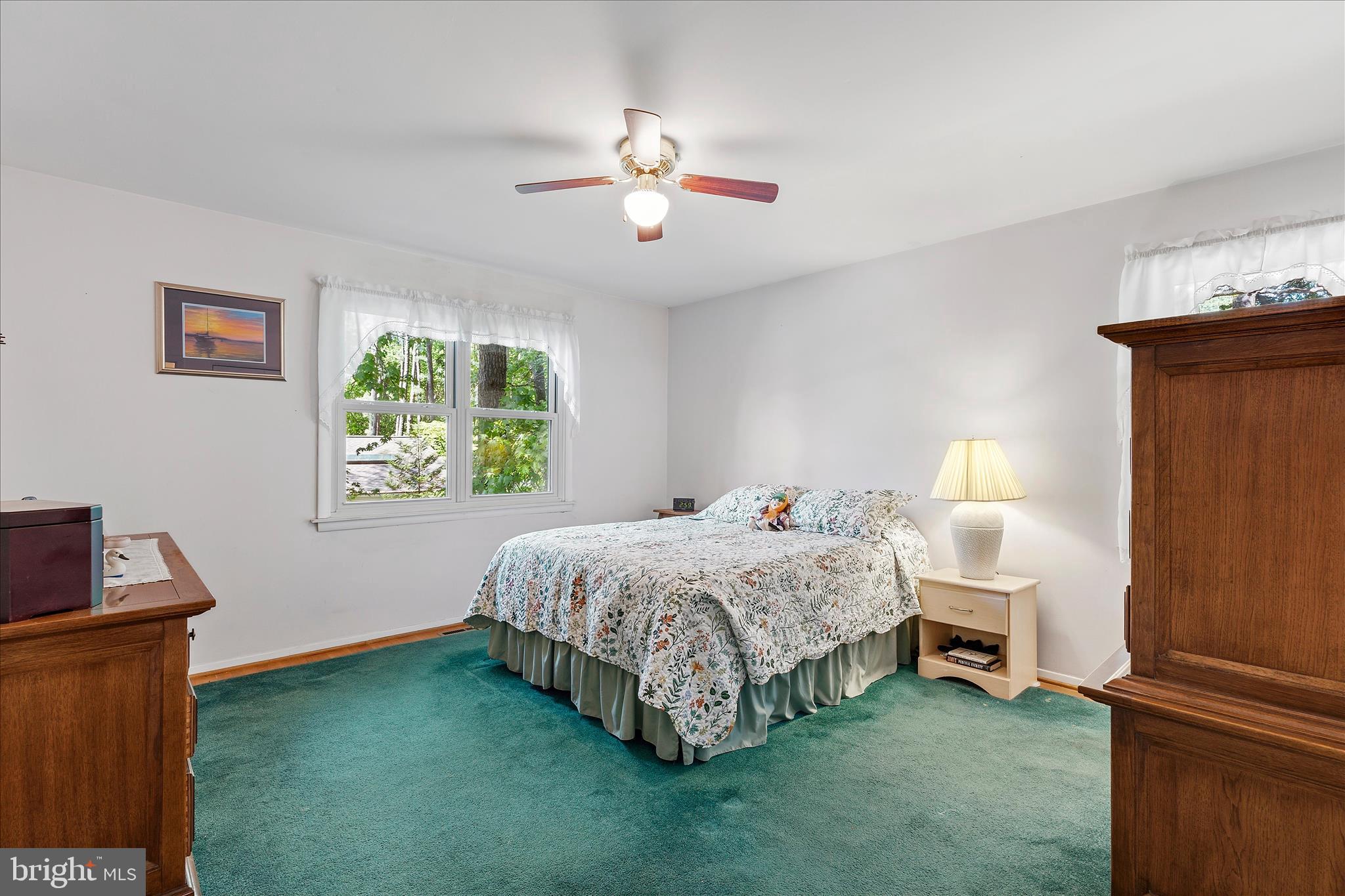 861 TWIN HARBOR DRIVE