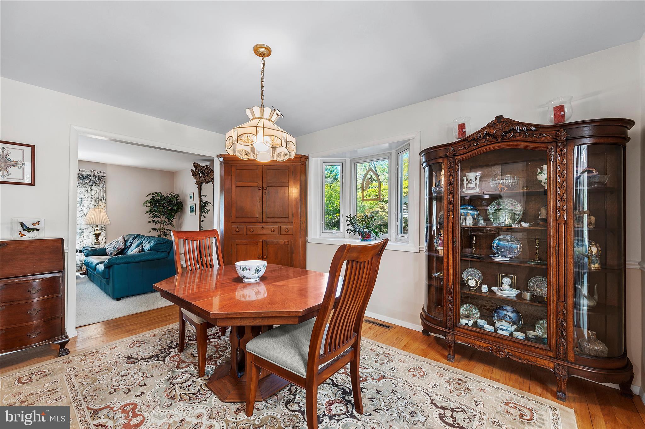 861 TWIN HARBOR DRIVE