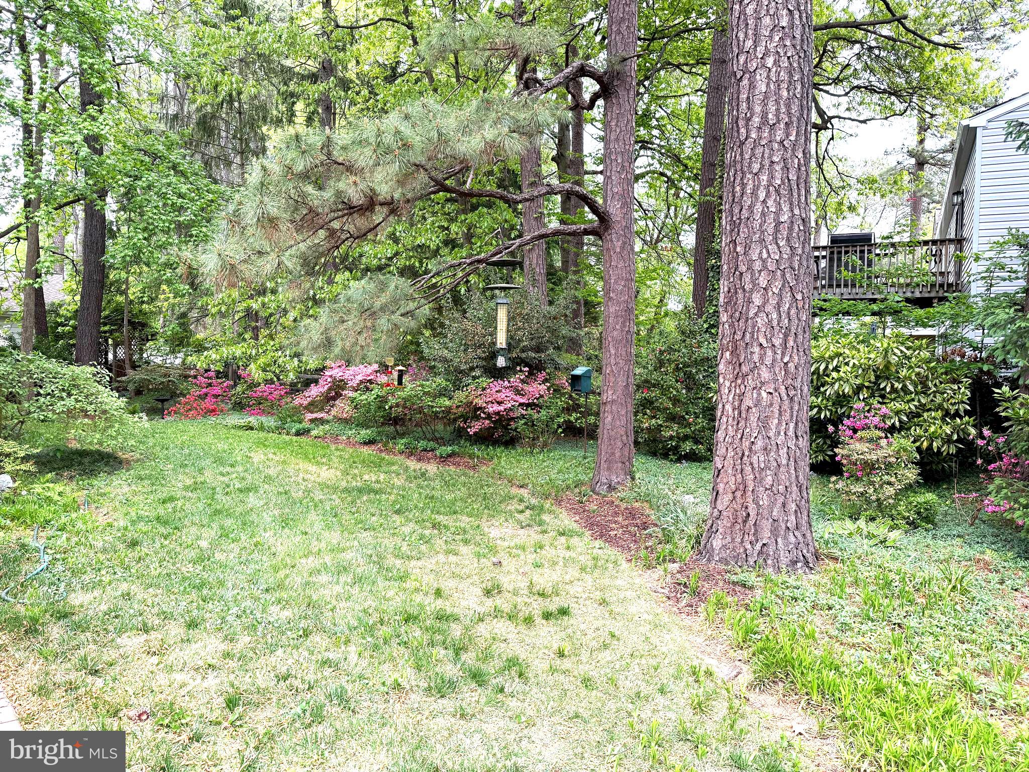 861 TWIN HARBOR DRIVE