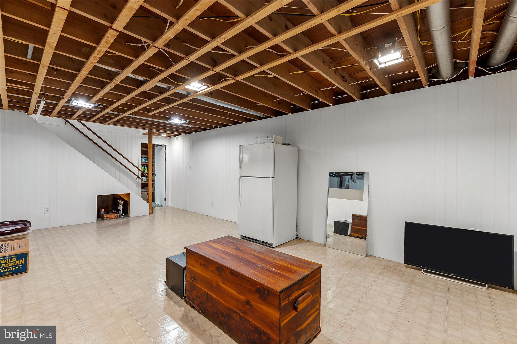 861 TWIN HARBOR DRIVE