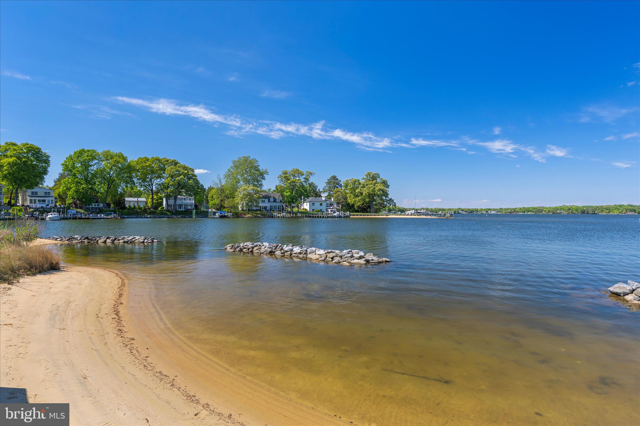 861 TWIN HARBOR DRIVE
