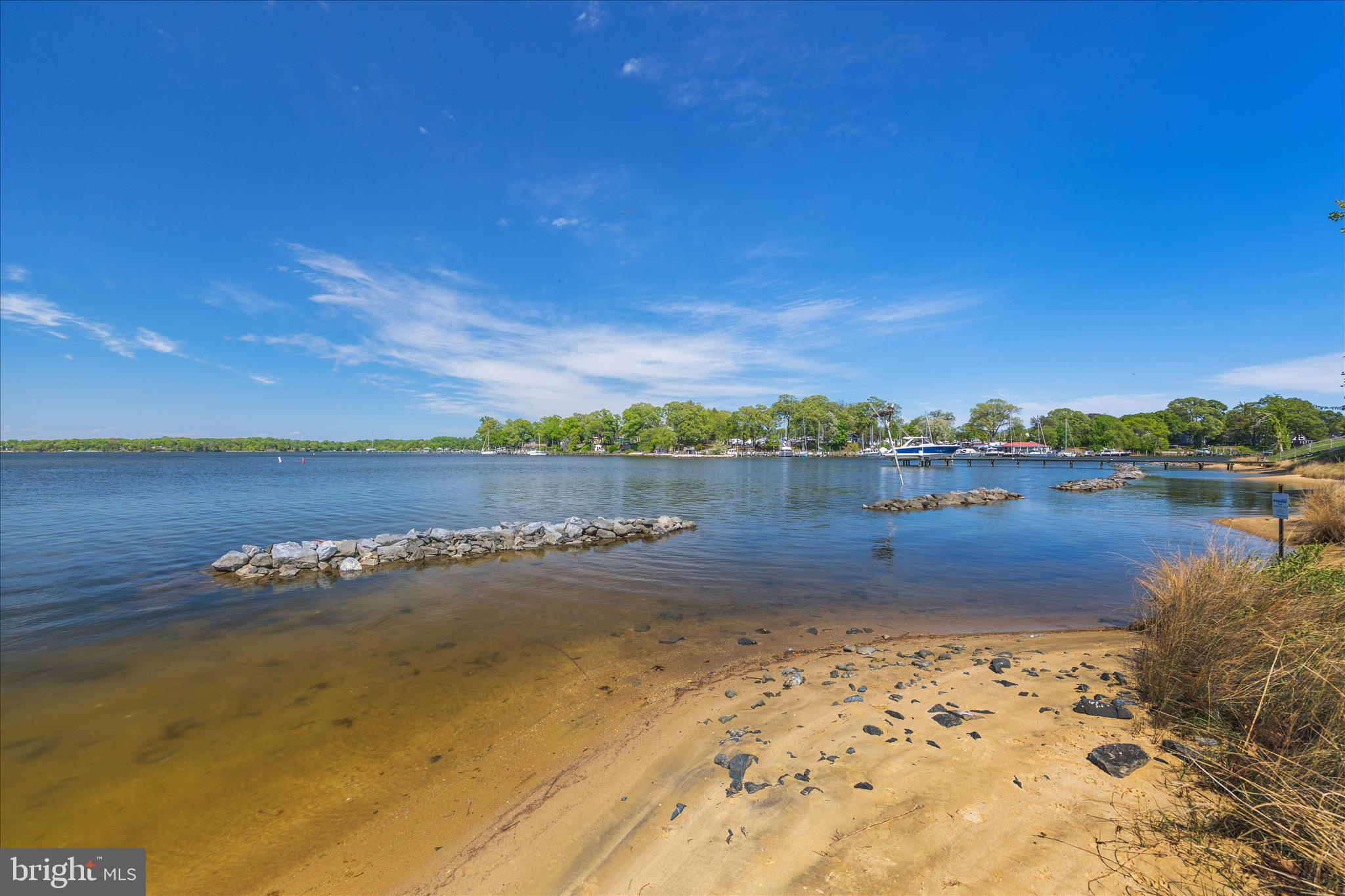 861 TWIN HARBOR DRIVE