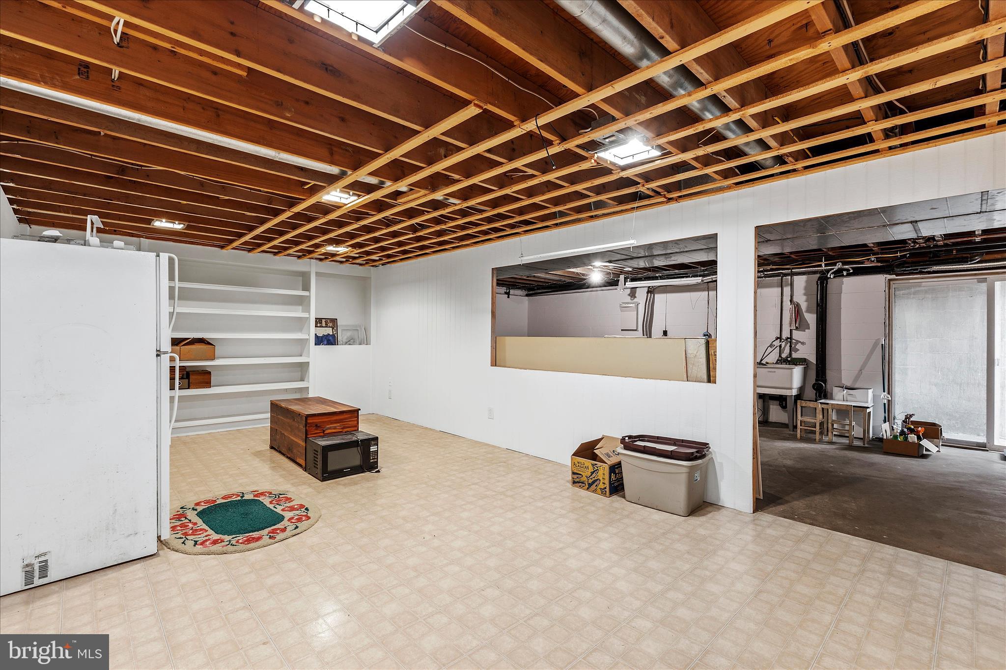 861 TWIN HARBOR DRIVE