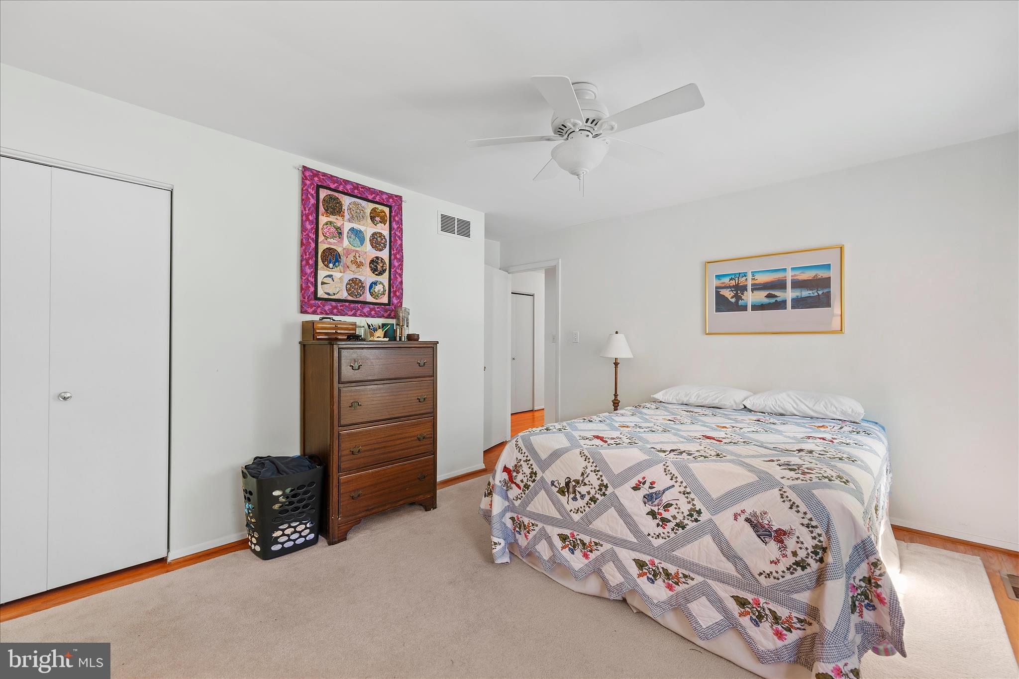 861 TWIN HARBOR DRIVE