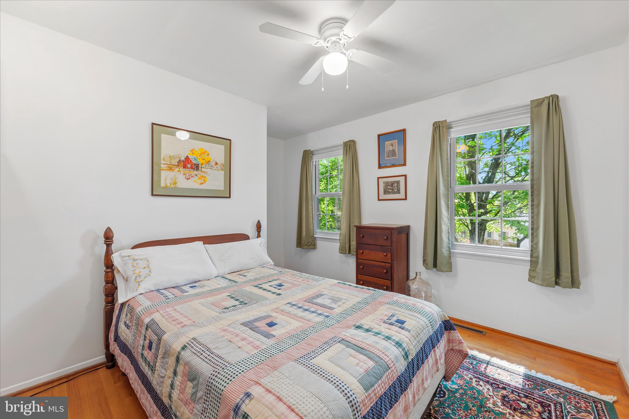 861 TWIN HARBOR DRIVE