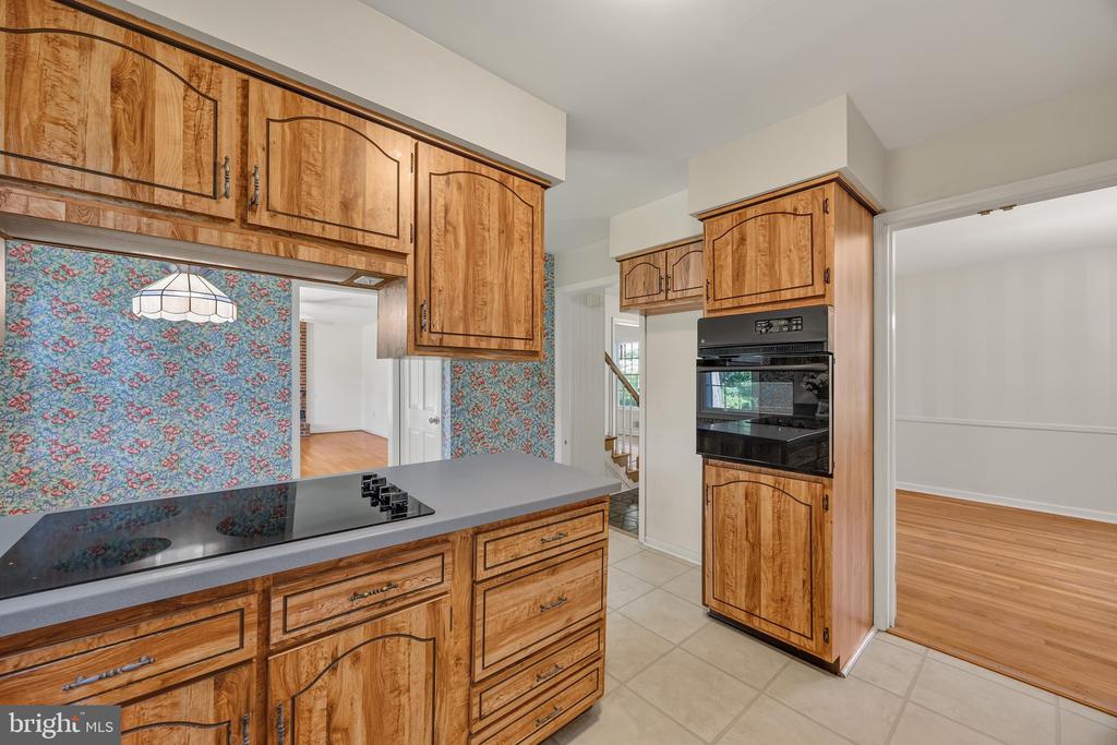 283 OAK COURT